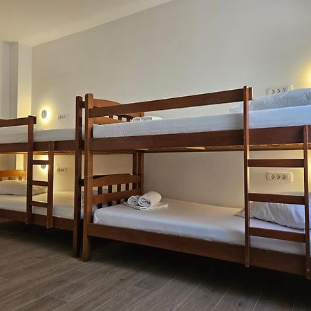 Luka'S Lodge Guesthouse & Hostel Хвар Экстерьер фото