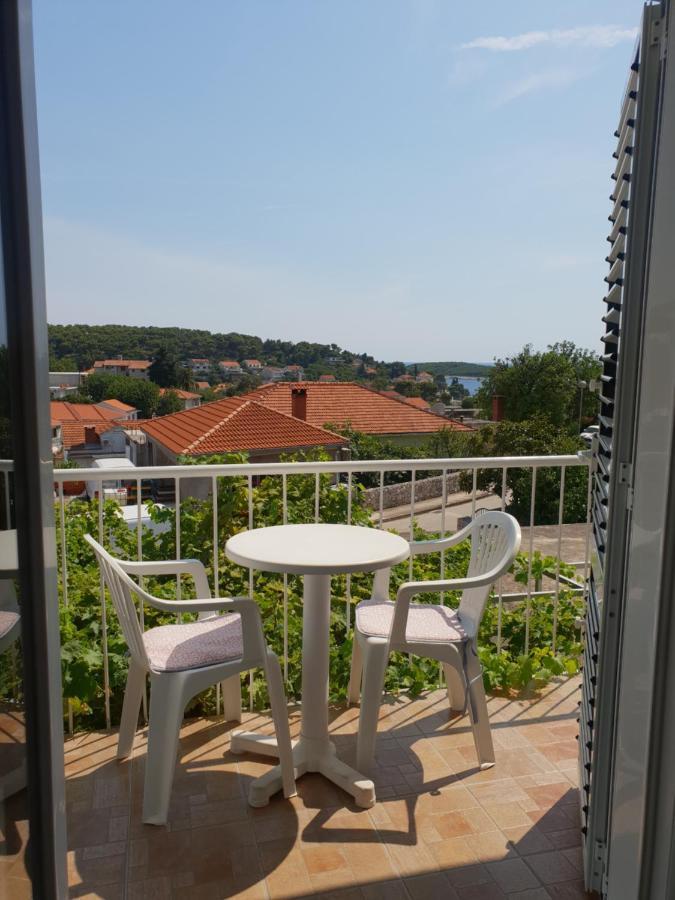 Luka'S Lodge Guesthouse & Hostel Хвар Экстерьер фото