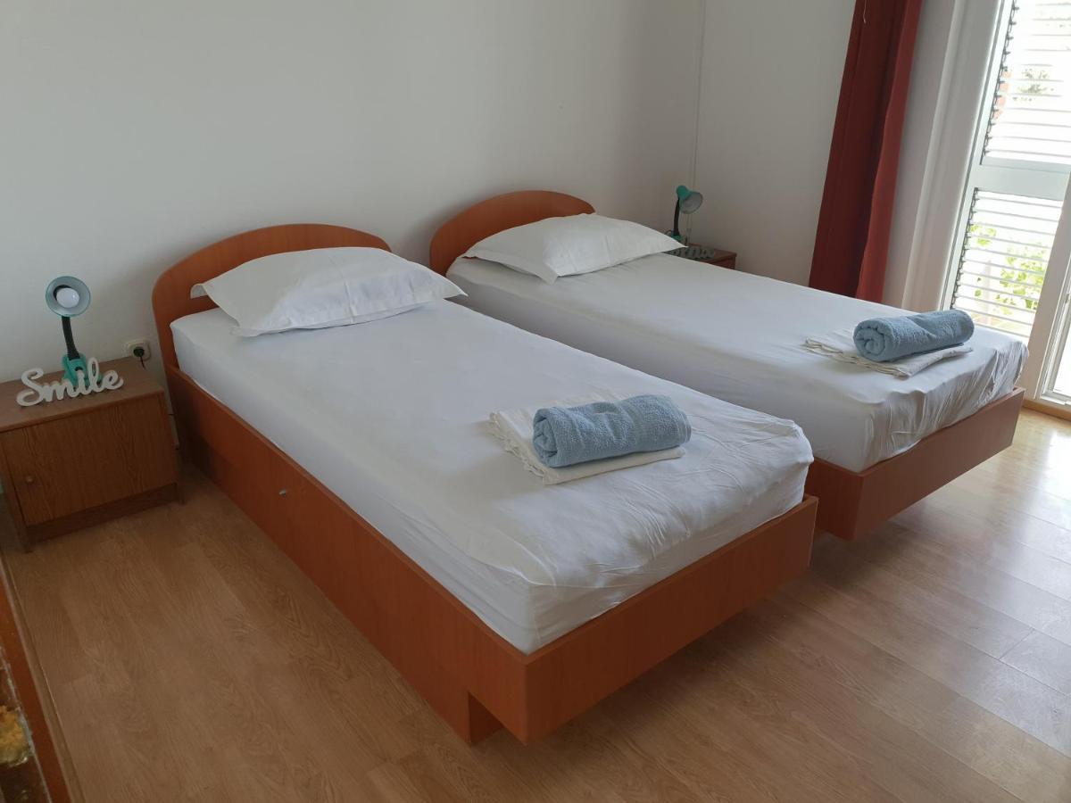 Luka'S Lodge Guesthouse & Hostel Хвар Экстерьер фото