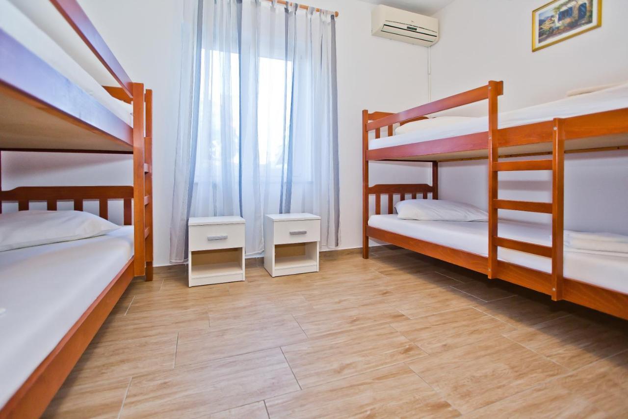 Luka'S Lodge Guesthouse & Hostel Хвар Экстерьер фото