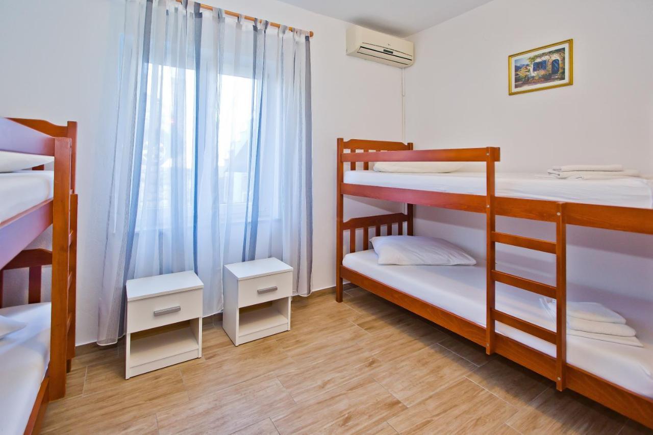 Luka'S Lodge Guesthouse & Hostel Хвар Экстерьер фото