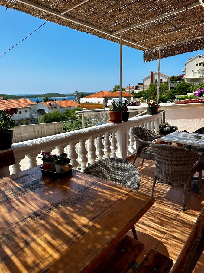 Luka'S Lodge Guesthouse & Hostel Хвар Экстерьер фото