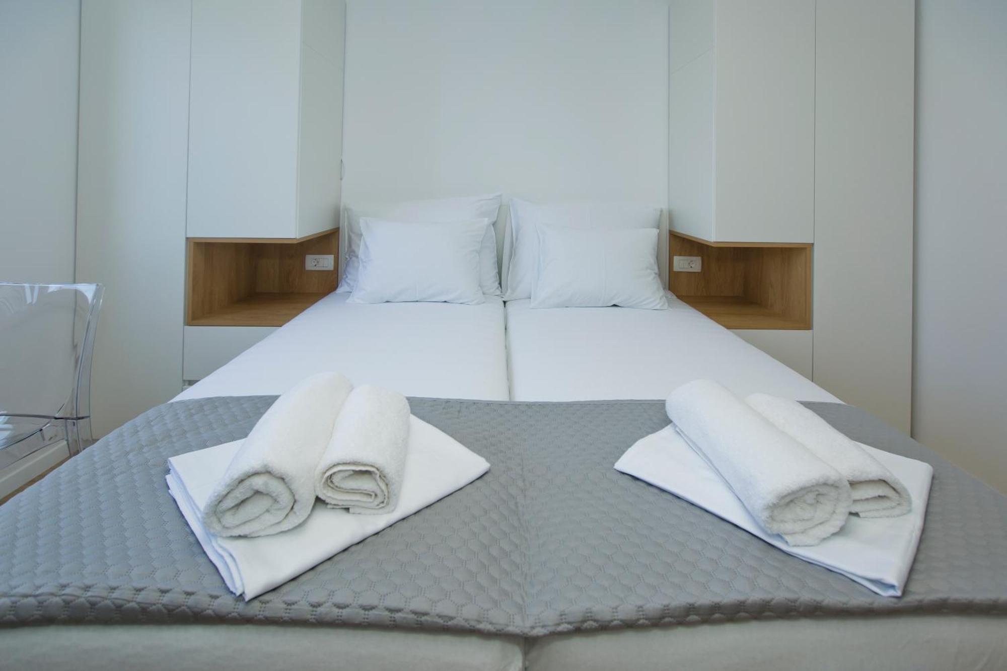 Luka'S Lodge Guesthouse & Hostel Хвар Экстерьер фото