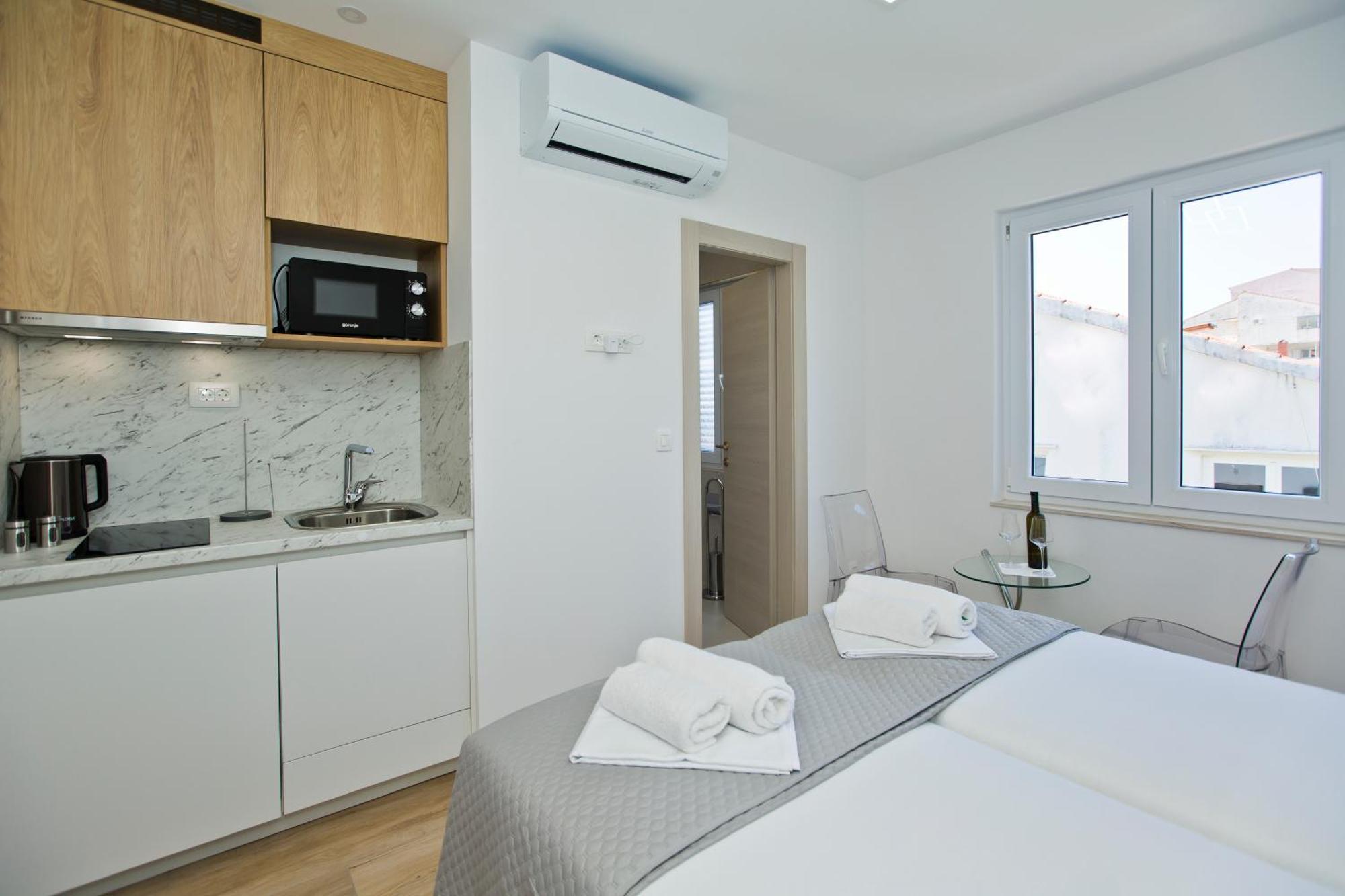 Luka'S Lodge Guesthouse & Hostel Хвар Экстерьер фото