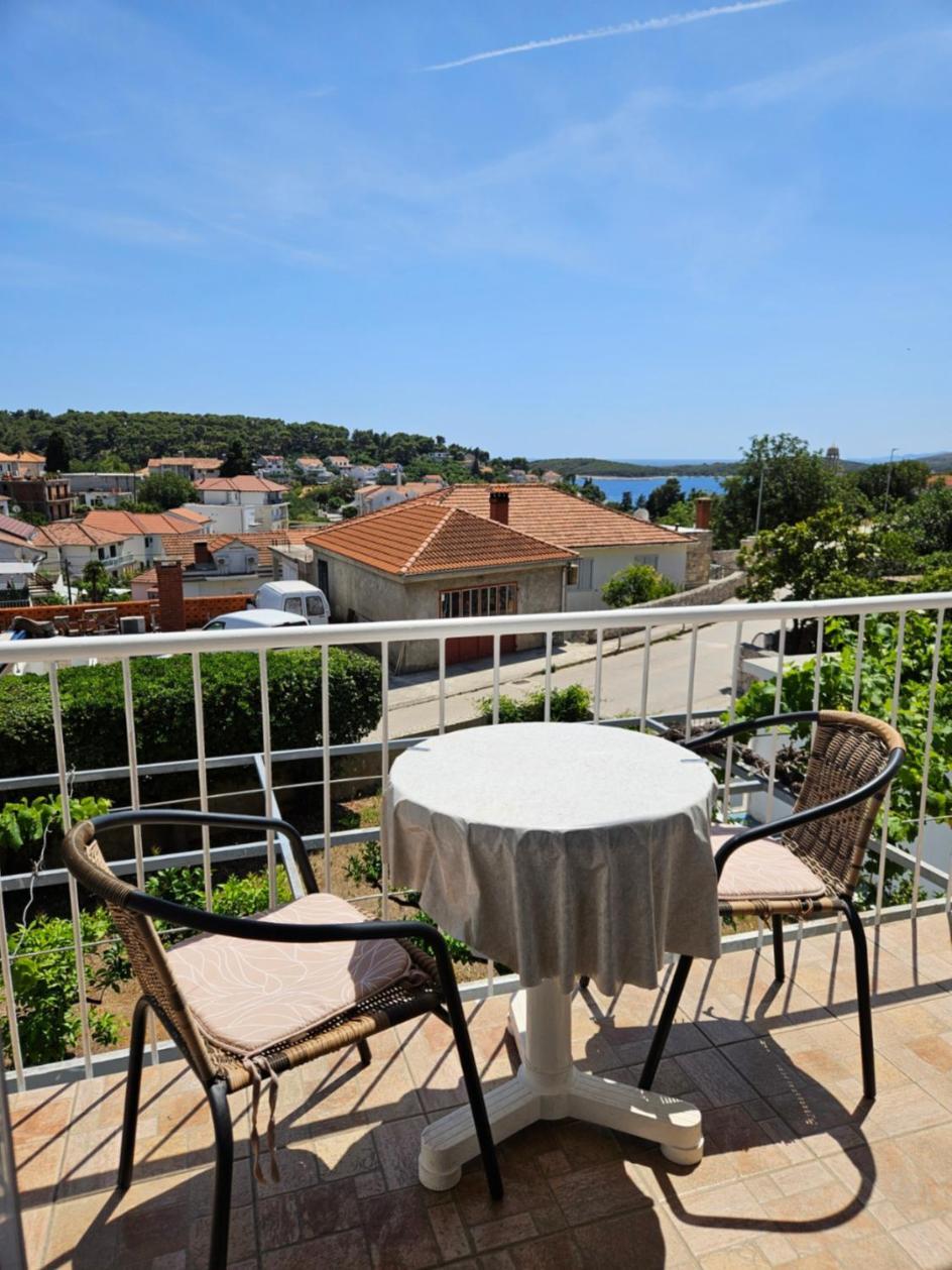 Luka'S Lodge Guesthouse & Hostel Хвар Экстерьер фото