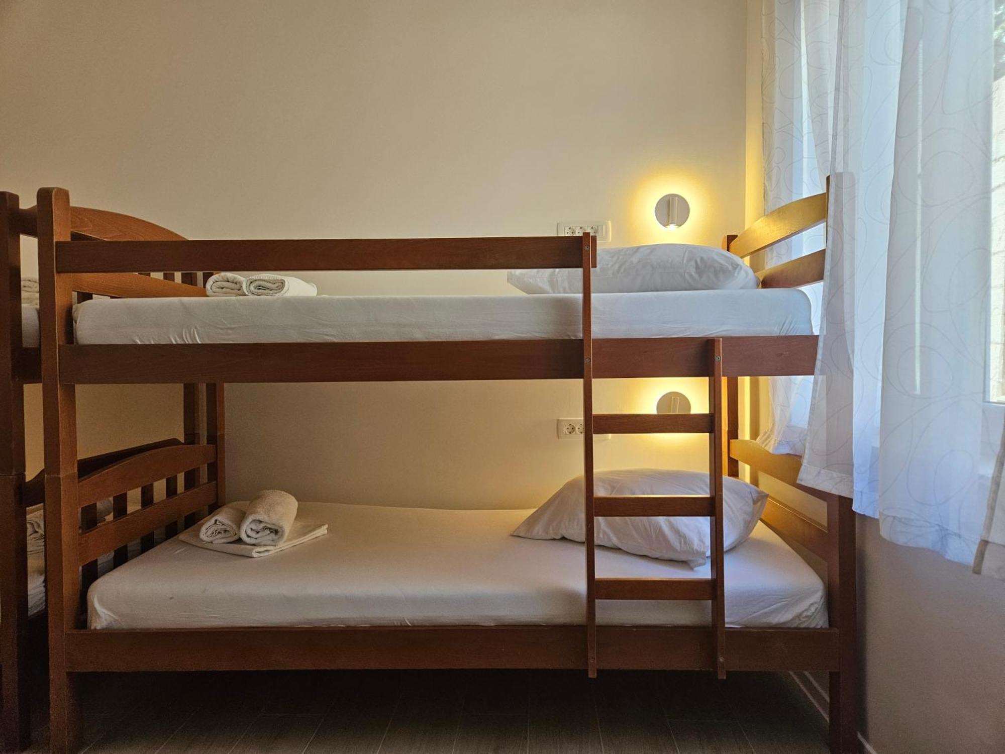 Luka'S Lodge Guesthouse & Hostel Хвар Экстерьер фото