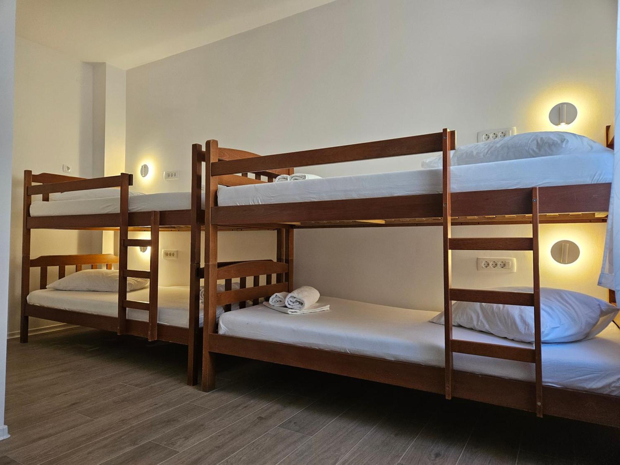 Luka'S Lodge Guesthouse & Hostel Хвар Экстерьер фото