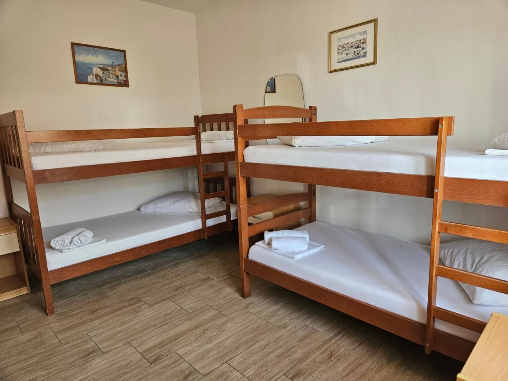 Luka'S Lodge Guesthouse & Hostel Хвар Экстерьер фото