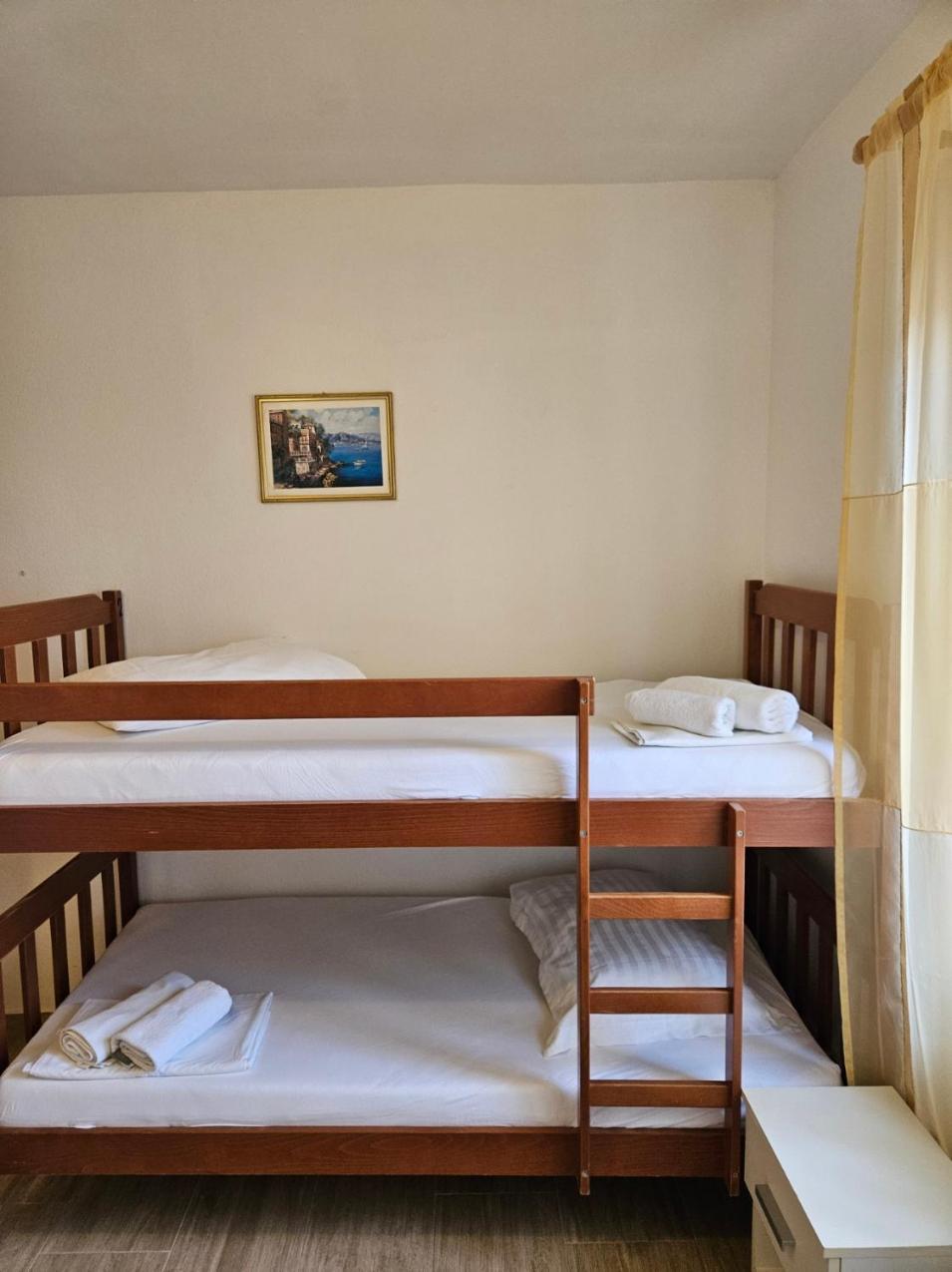 Luka'S Lodge Guesthouse & Hostel Хвар Экстерьер фото