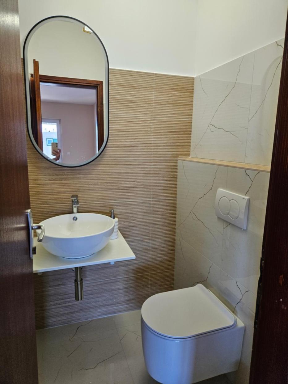Luka'S Lodge Guesthouse & Hostel Хвар Экстерьер фото